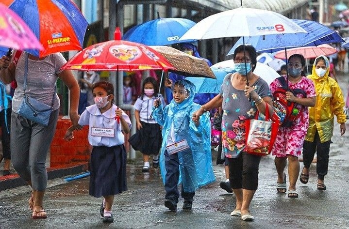 Philippines đóng cửa nhiều trường học trước khả năng hình thành bão